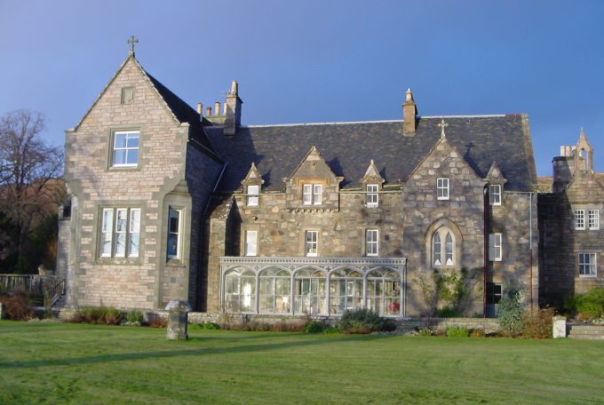 Ardchattan Priory Gardens