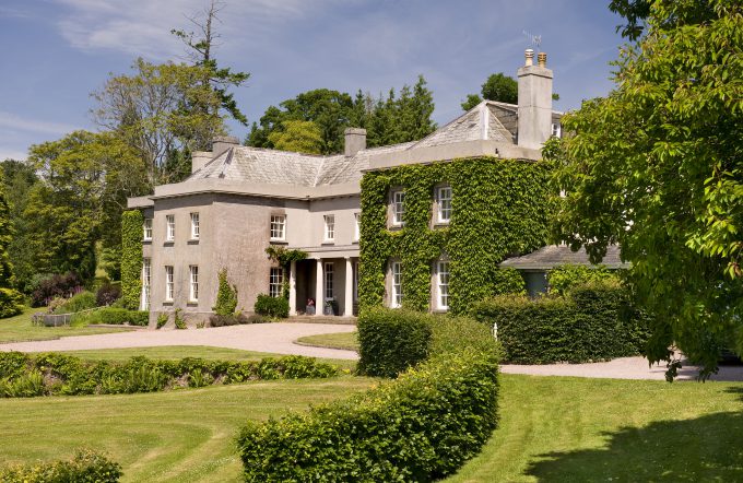 Fursdon house and tennis court