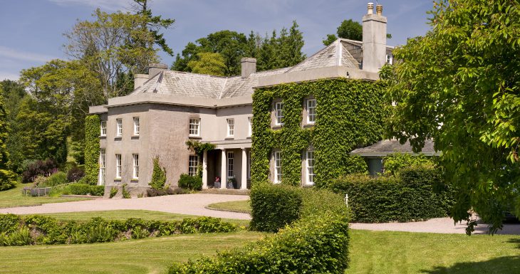 Fursdon house and tennis court