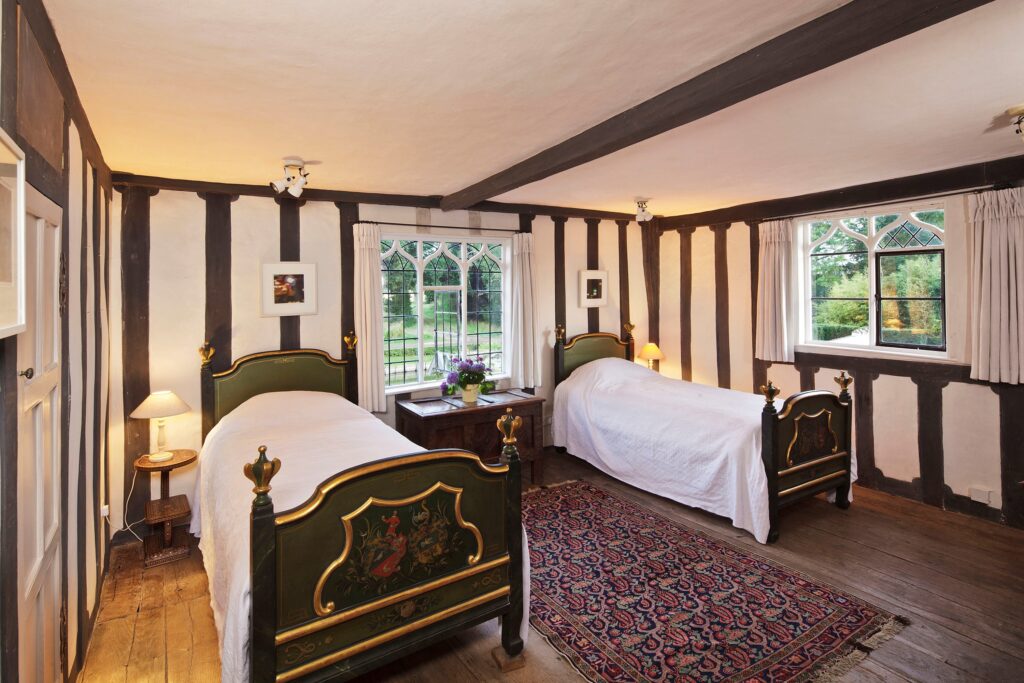 Bedfield Hall bedroom with twin bed