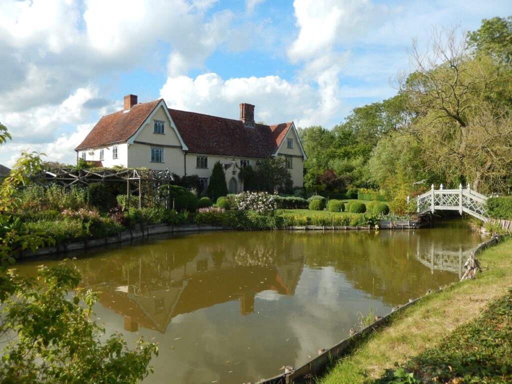 Bedfield Hall, lake