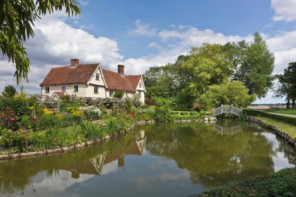 Bedfield Hall garden