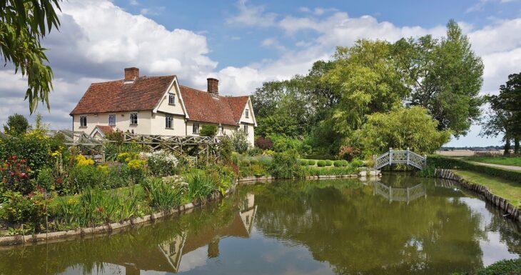 Bedfield Hall garden