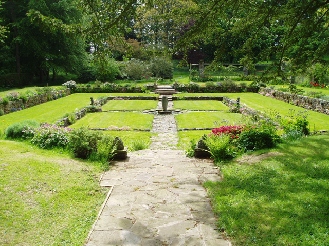 Bemersyde House Garden
