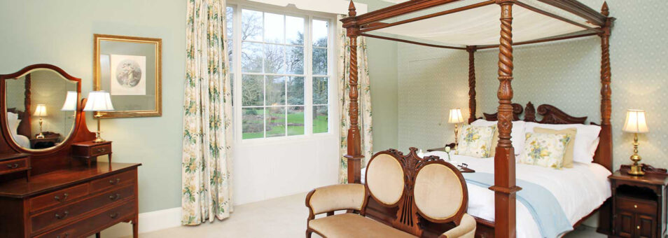 Bressingham bedroom and mirror