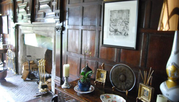 Harlington Manor wooden panelling