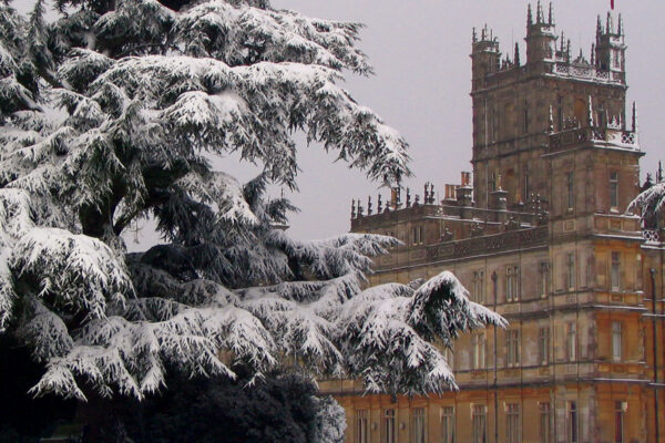 Highclere Castle in the snow looking glorious