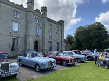 cars outside chiddingstone