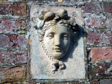 Kelmarsh Hall stone sculpture