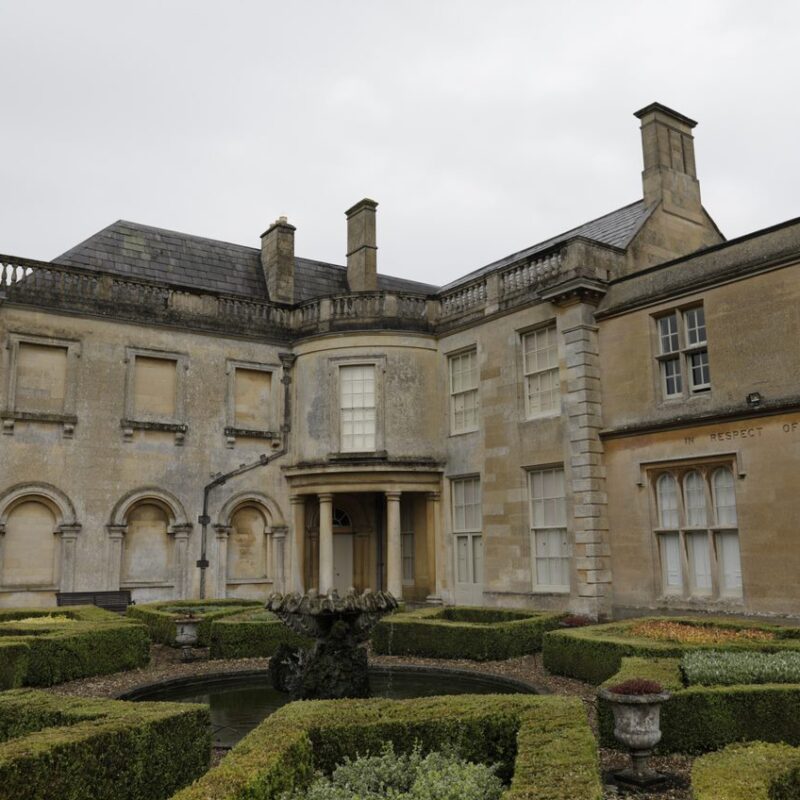 Lamport Hall garden