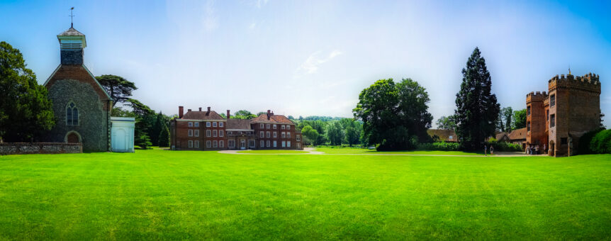 Lullingstone Castle - Wide Shot - Alan Graham credit