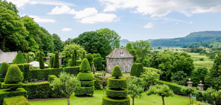 Plas Brondanw incredible topiary garden