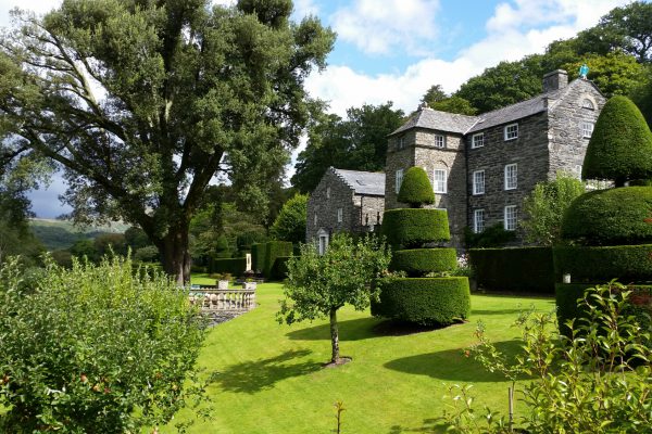 Plas Brondanw in Gwynedd, Wales