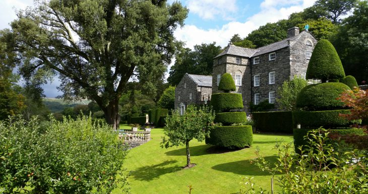 Plas Brondanw in Gwynedd, Wales