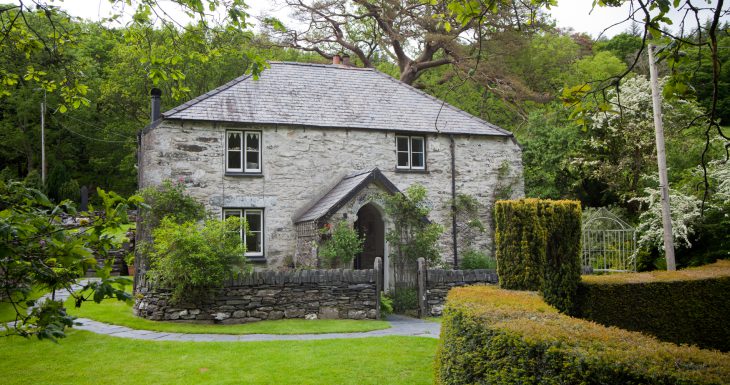 Plasglasgwm historic house in Wales