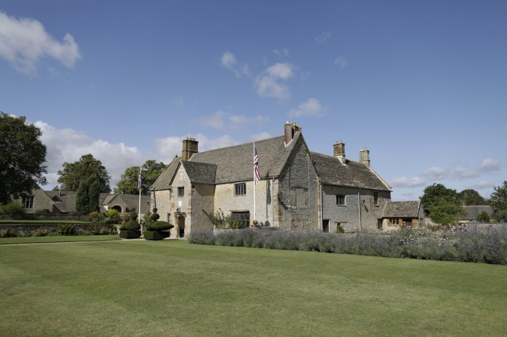 Sulgrave Manor long shot