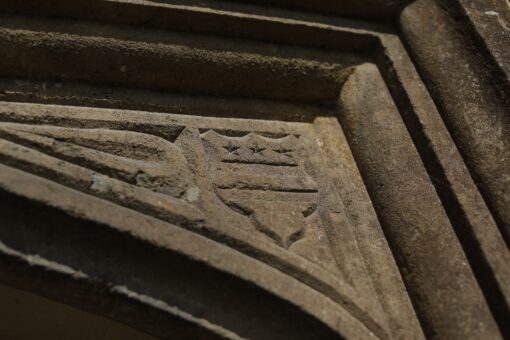 Crest stone carving at Sulgrave Manor