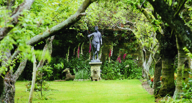 Netherhall Manor statue & dogs