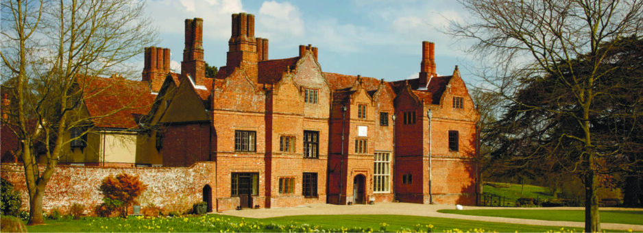 Thrumpton Hall daffodils