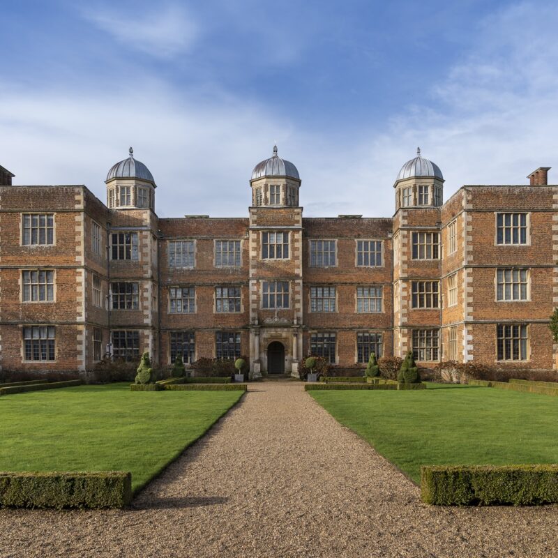 east-front-hall-exterior-17-may-2021-doddington-hall-credit-heritage-photographic-copyright-doddington-hall-2021