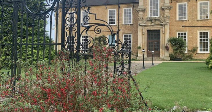 Hinwick Hall front