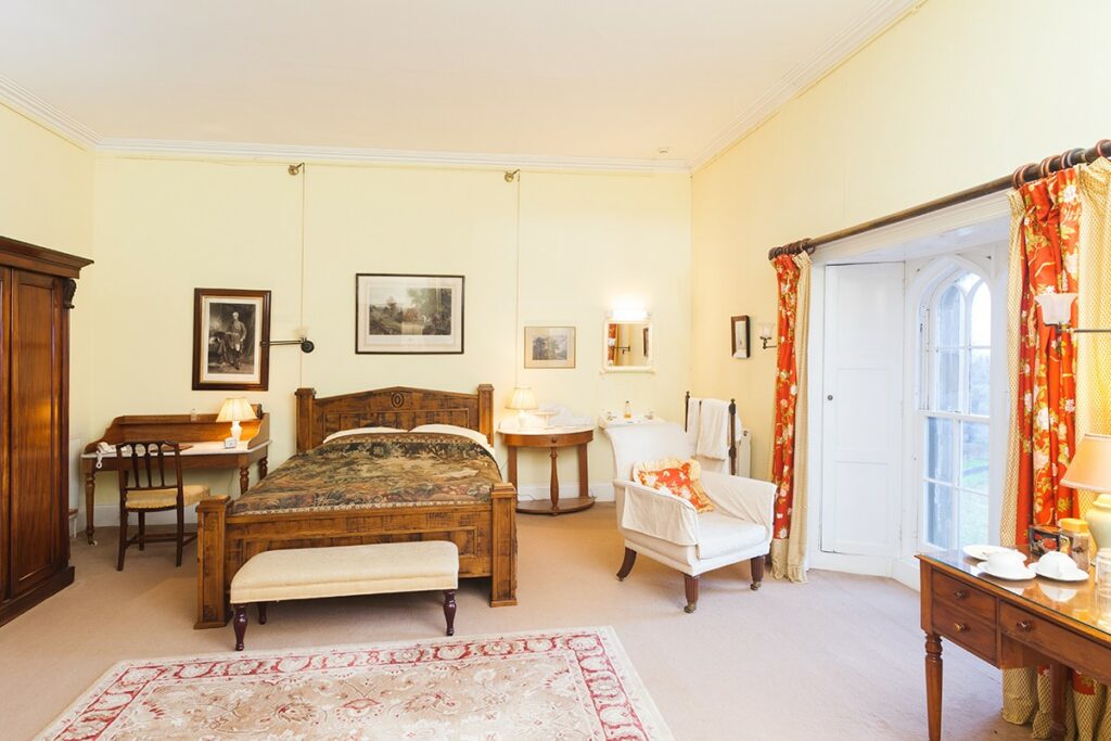 Yellow-Tower-Room-Duns Castle