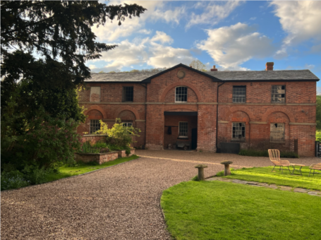Rhiewport Hall